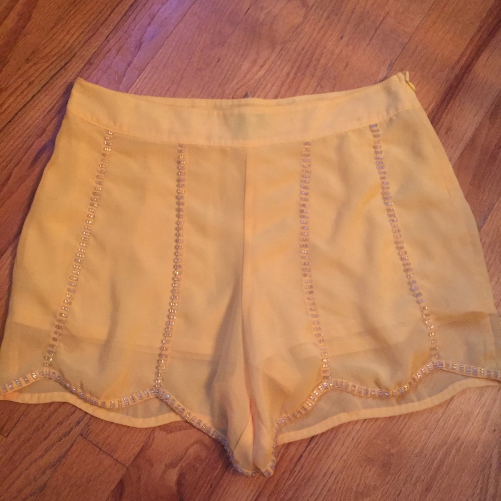 HI-WAISTED YELLOW BEADED SHORTS